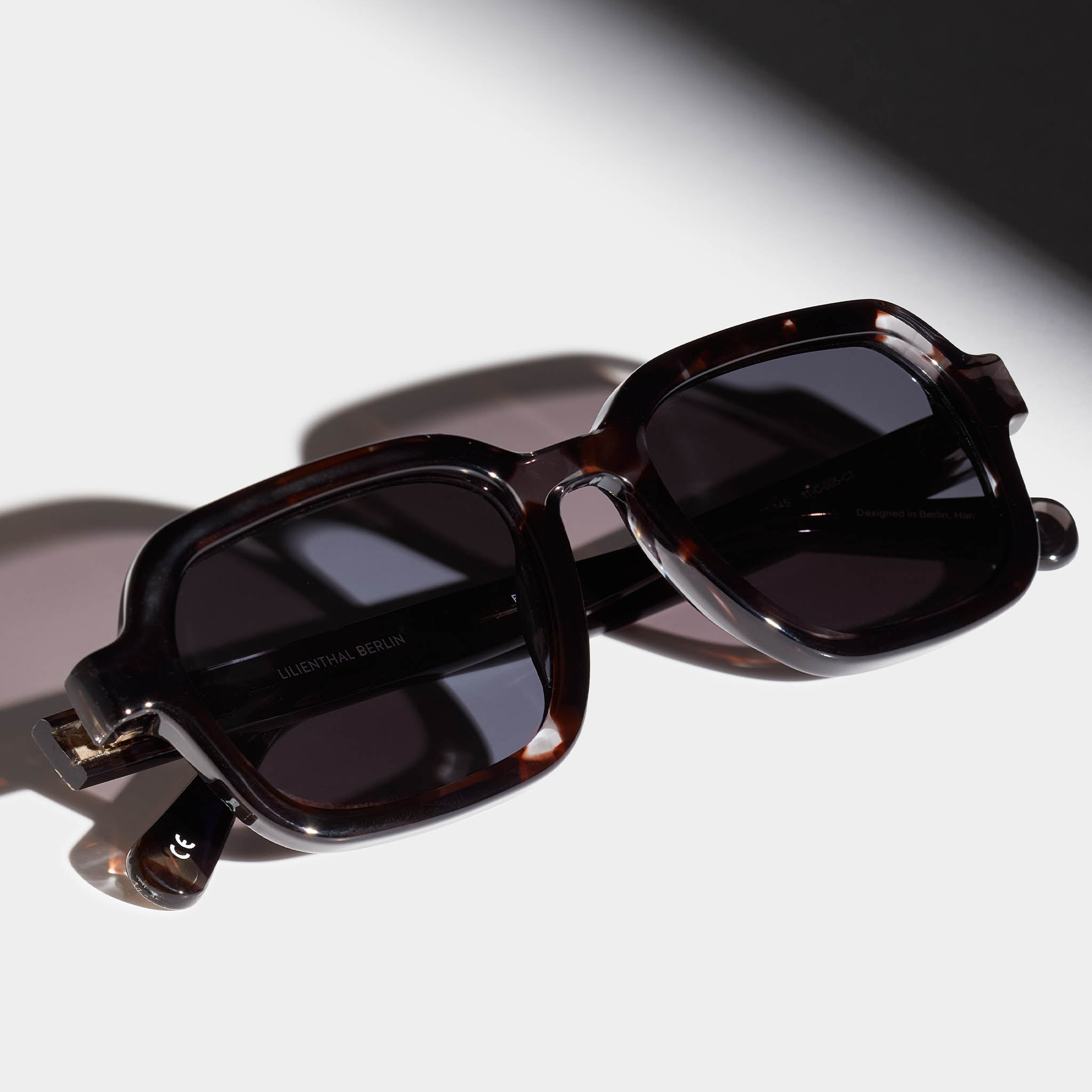 Dreamgaze II – Brown Gray / Gray