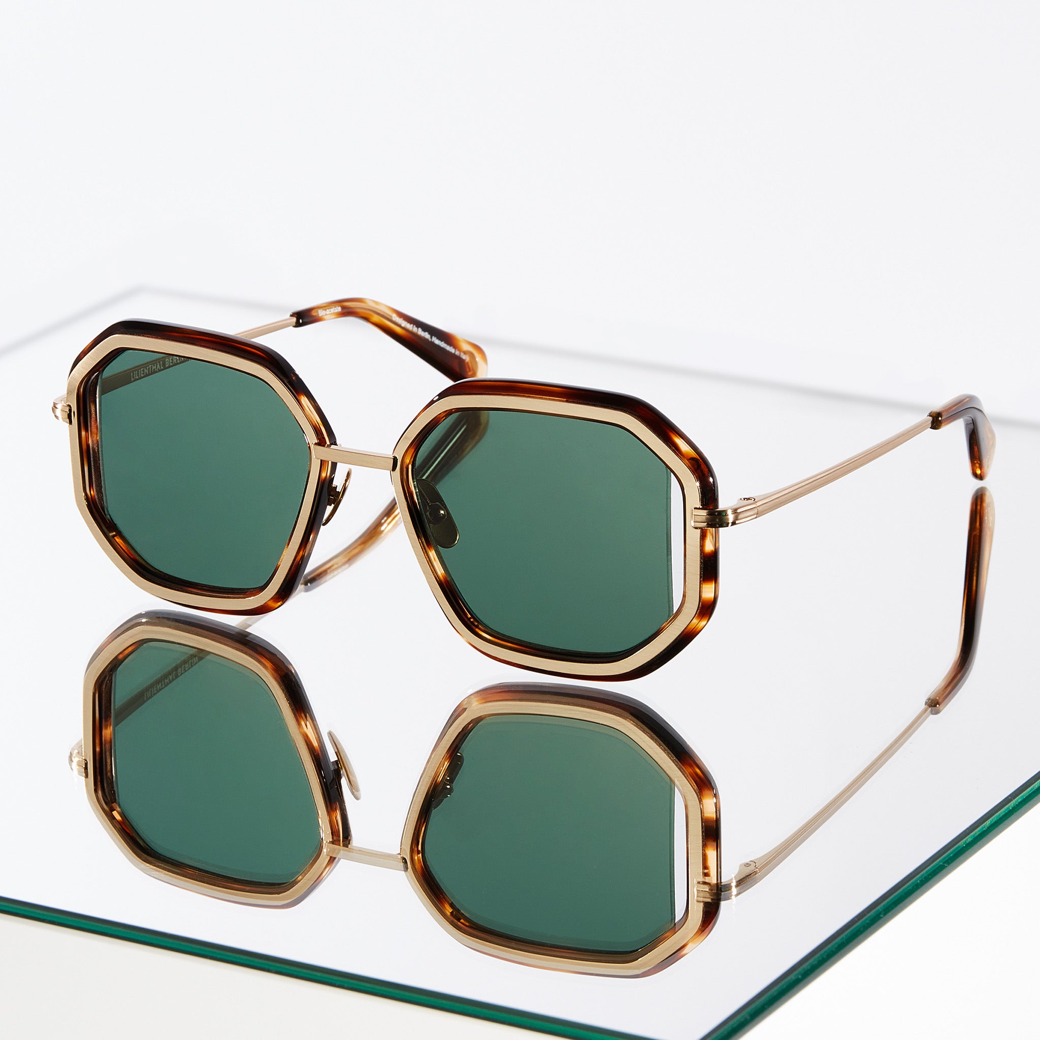 Deep Disco Gold Tortoise Green – Lilienthal Berlin