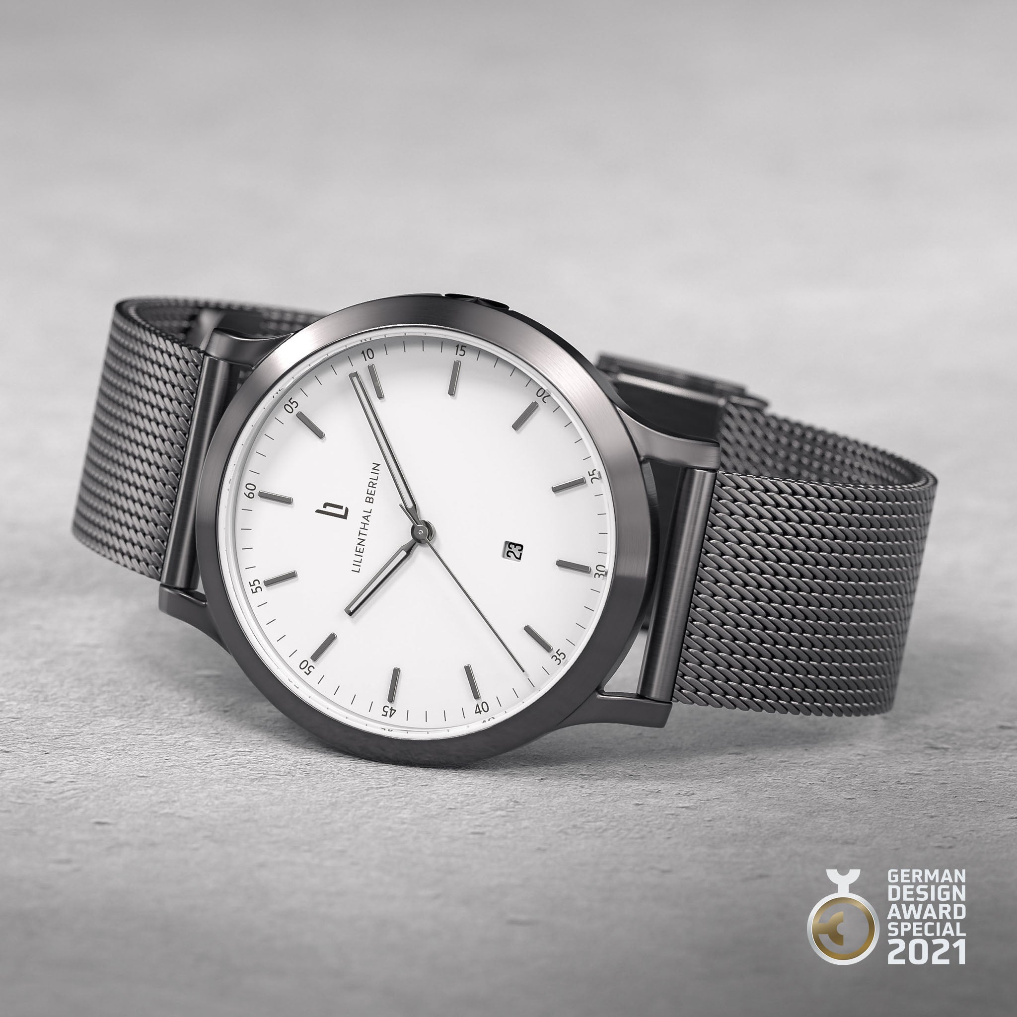 Huxley – Dark Silver White