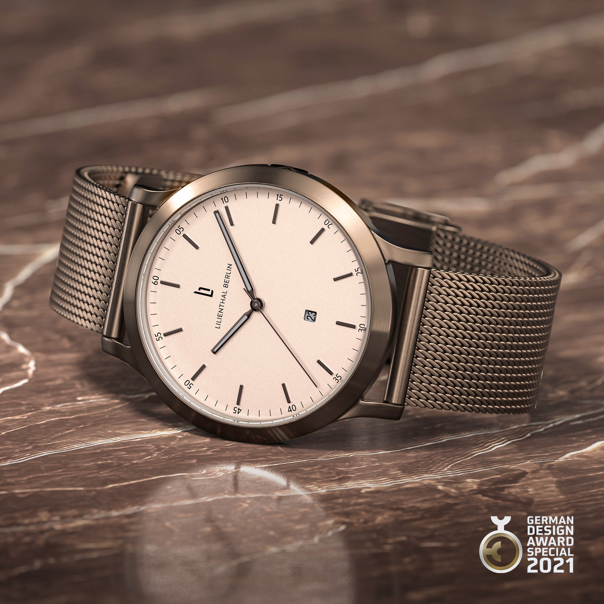 Huxley – Bronze Almond