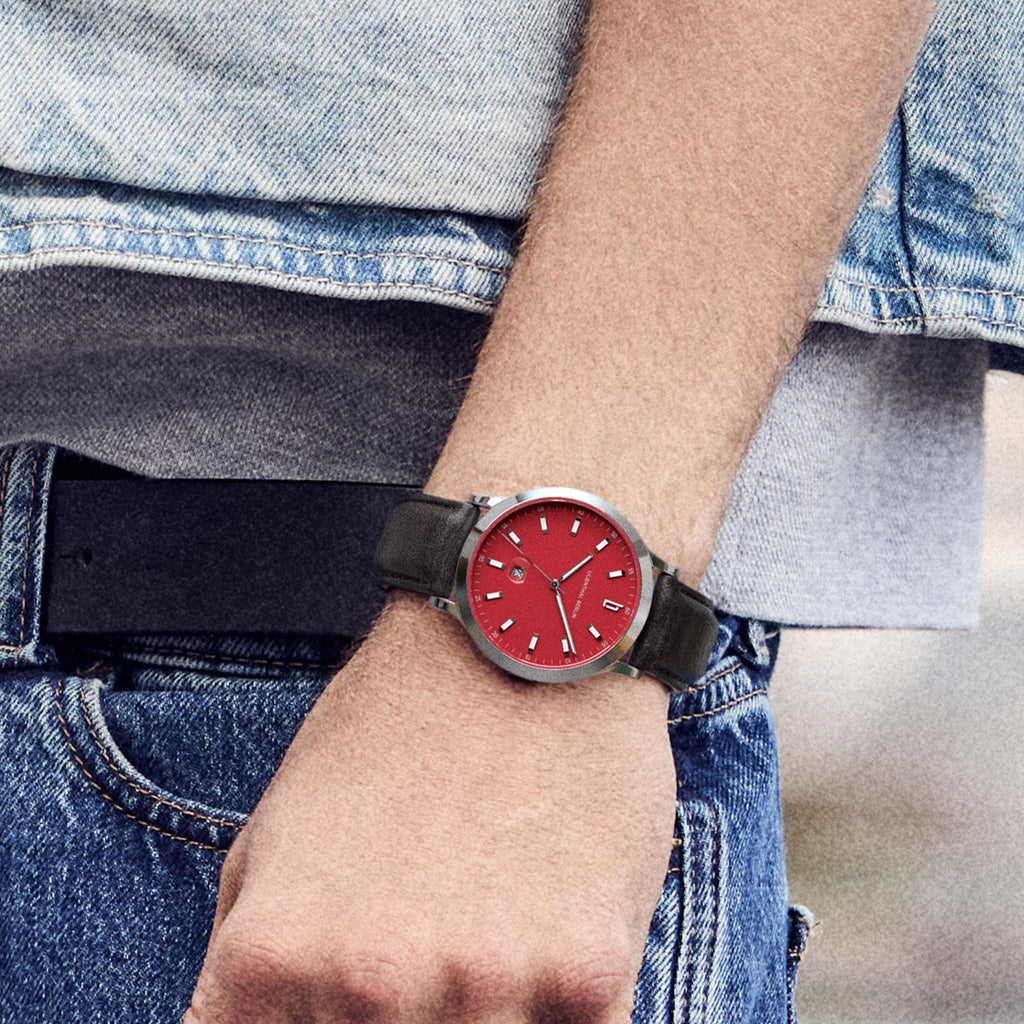 Huxley II – Crimson Red