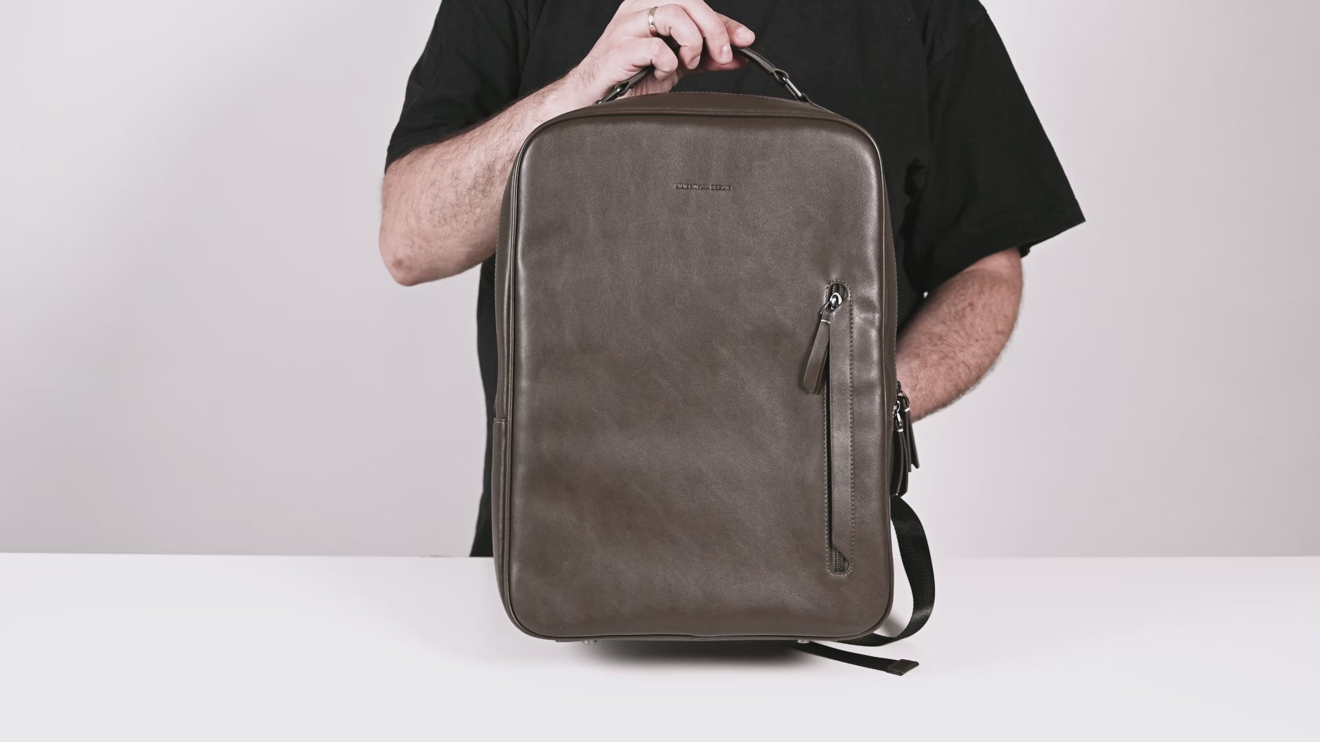Virtuoso Minimalist Backpack – Black